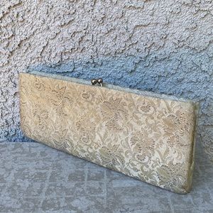 Vintage White Silver Metallic Floral Fabric Kiss Lock Clutch Purse Handbag Long